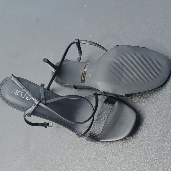 SANDALS - Picture 2 of 2